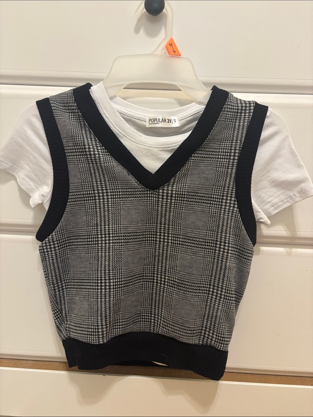 Popular 21 2-piece Black & White Plaid V‑Neck Sweater Vest